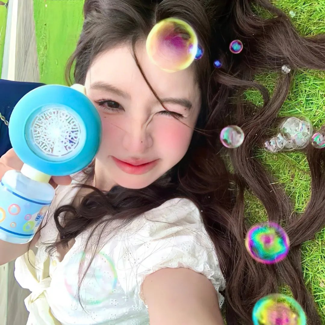 漂浮于太空的教室