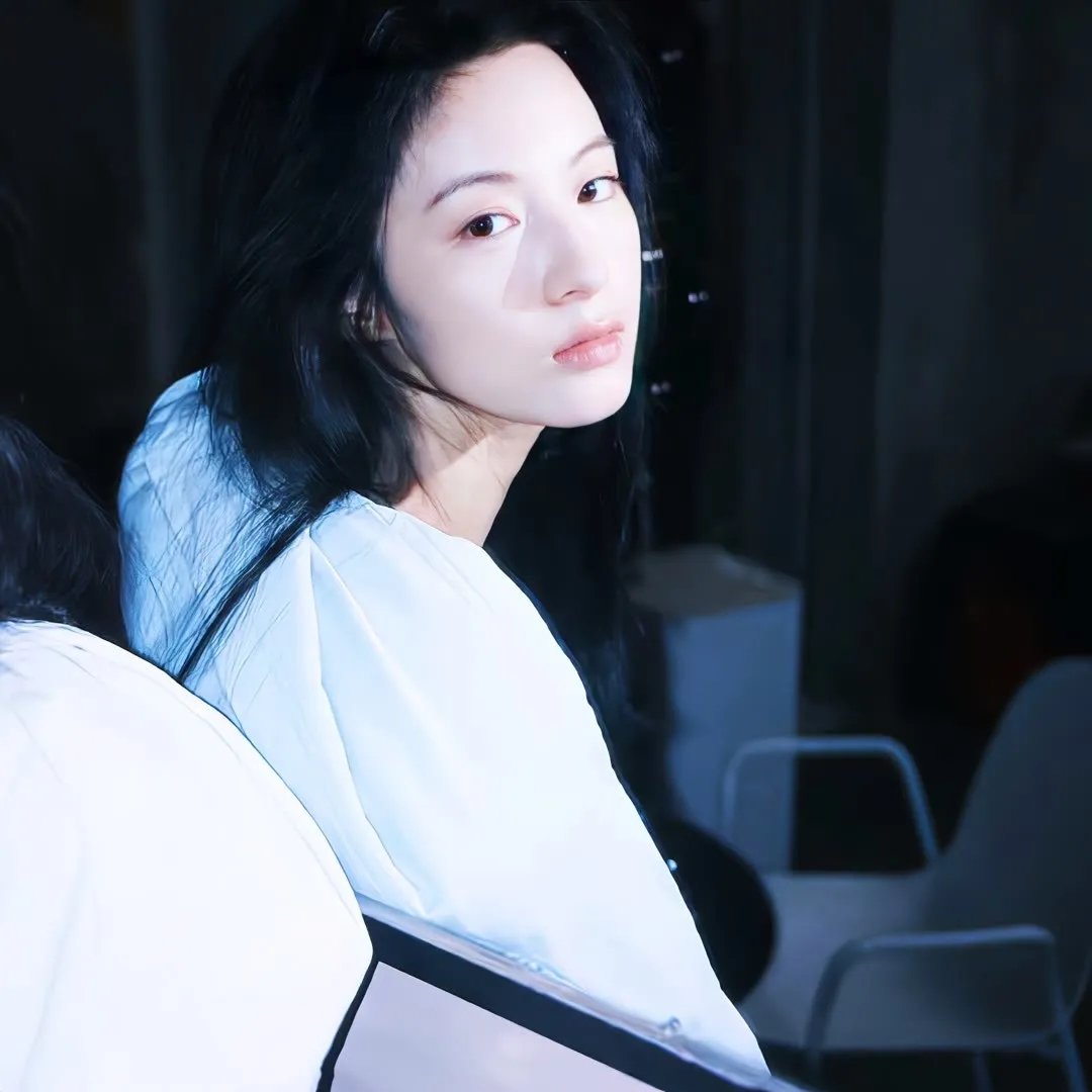 悲情红与黑